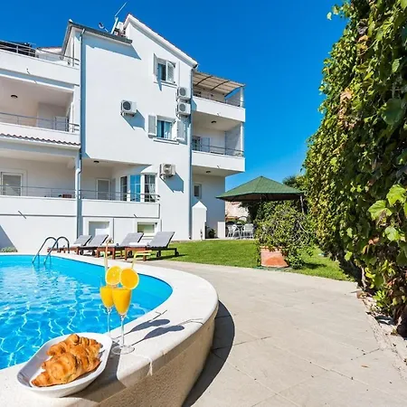 Arausa With Pool Vi Appartement Vodice
